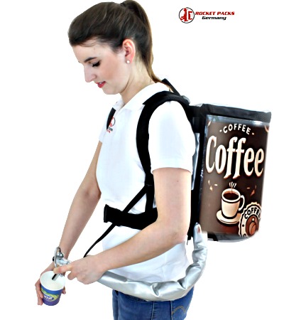 Kaffeewerbung mit Rocketpacks! Dies ist auf den wachsenden Wunsch der Öffentlichkeit zurückzuführen, die Lieferkette der Kaffee aus der Rucksack, die sie kaufen, besser zu verstehen und selbst zu bestimmen. Mit dem Aufkommen der Bauernmärkte änderte sich das Schicksal des Markthandels, und die Landwirte und Erzeuger beanspruchten einen wachsenden Marktanteil, indem sie direkt an die Kunden verkauften. Viele dieser Kleinerzeuger erkannten den Mehrwert, der sich aus der Zubereitung und dem Verkauf der Lebensmittel ergab, anstatt nur die Rohstoffe zu liefern. Artisan Market Food war in Deutschland angekommen.